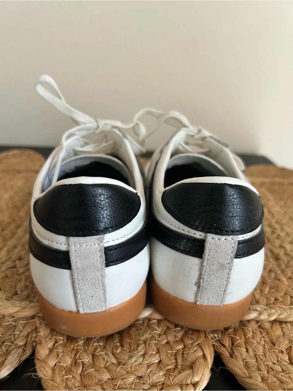 Gola Classics Bullet Leather Sneakers White Black Gum Women’s 7.5 old money #49